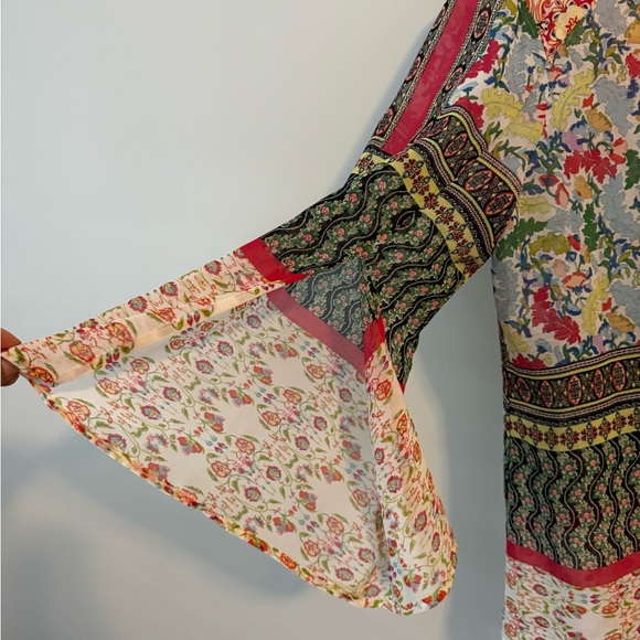 New Directions Sheer Printed Top Size Small - Picture 3 of 9